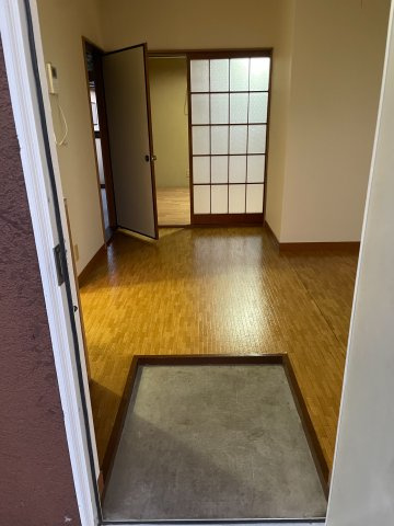 ハイツ青葉の玄関