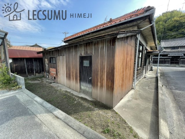 姫路市八家/売土地の前面道路含む現地写真