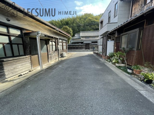 姫路市八家/売土地の前面道路含む現地写真