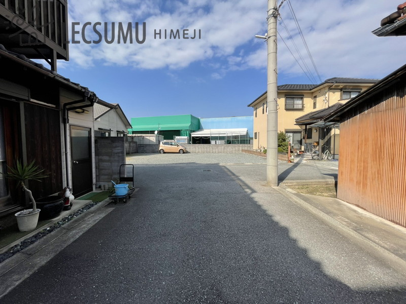 姫路市八家/売土地の前面道路含む現地写真