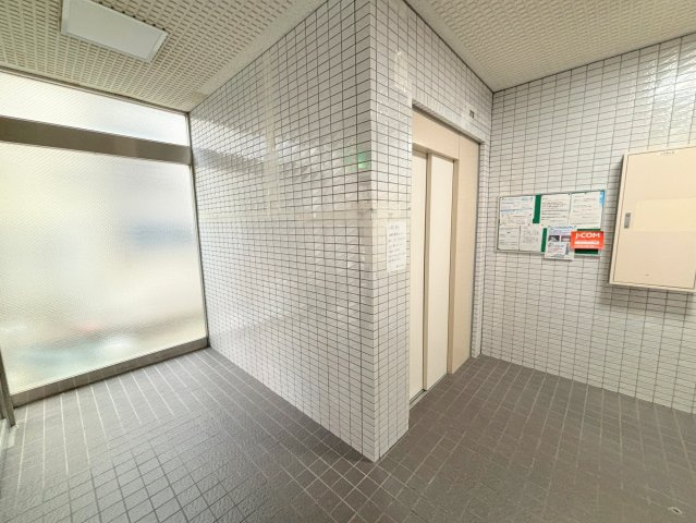 コウジィコート菅原のロビー