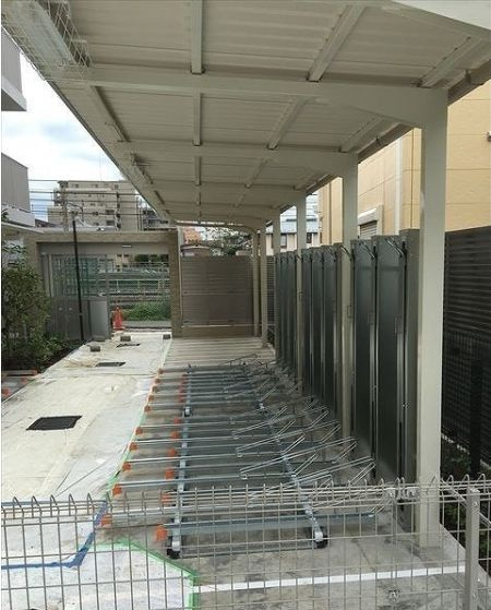 グランカーサ北浦和の設備|☆敷地内に屋根付き駐輪場を完備しています。☆初回登録料として５，０００円の負担あり。☆