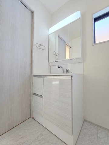 青梅市大門2丁目　全1棟の独立洗面台