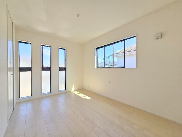 青梅市大門2丁目　全1棟の洋室