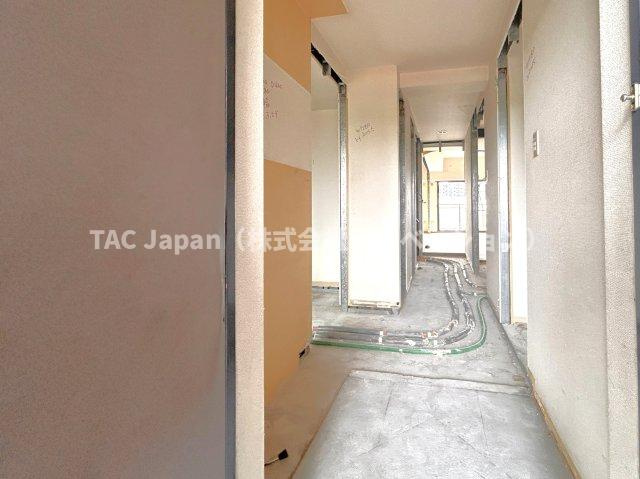 カルム赤羽の玄関|フルリノベーション【完了予定令和7年7月予定】
散らかりがちな玄関をスッキリと保てる玄関収納は、家の中に入る時一番最初に目に付く場所だからこだわりたい。