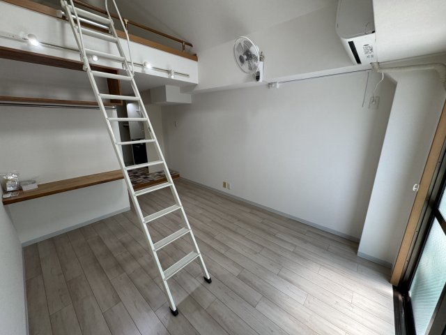 パイン蛍池の寝室