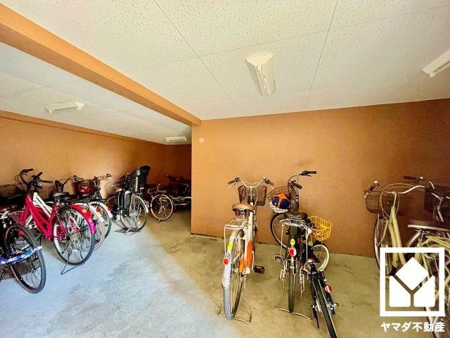 ルシエル向日町駅前の駐輪場