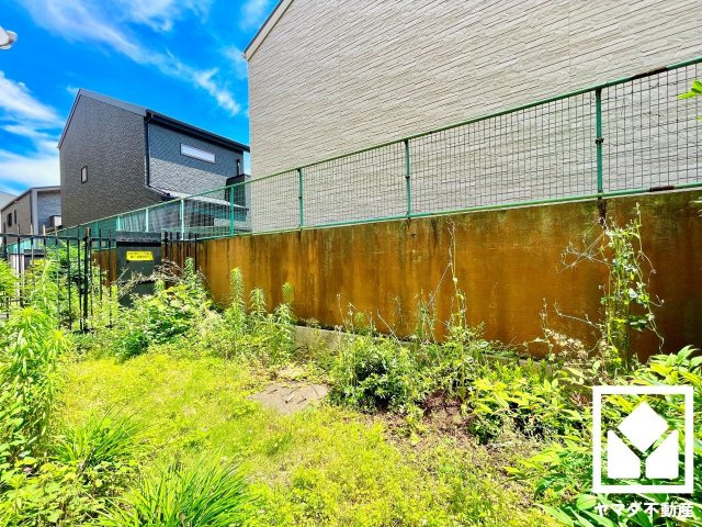 ルシエル向日町駅前の庭