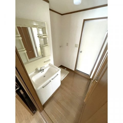 小川ハイツの洗面所|洗面化粧台・室内洗濯機置き場