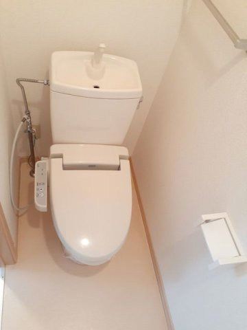 サニーコンフォルのトイレ|ゆったりとした空間のトイレです