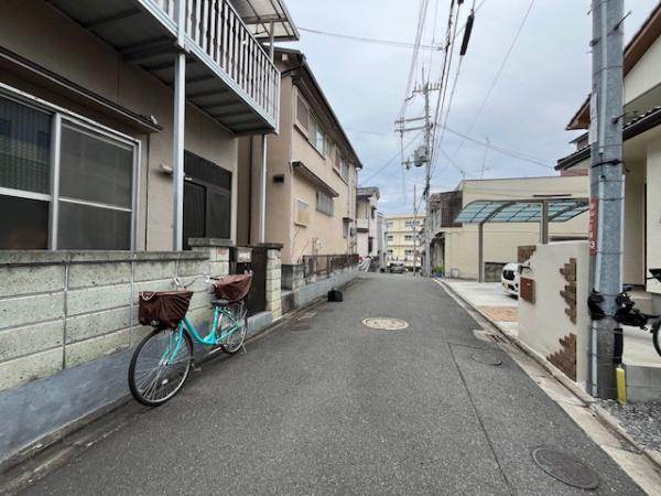 【前面道路含む現地写真】