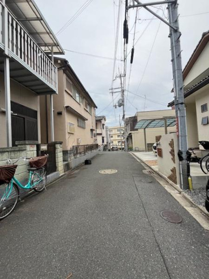 【前面道路含む現地写真】