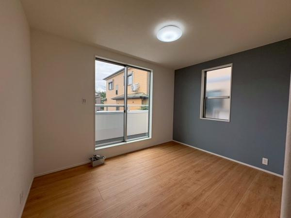 海南市つつじヶ丘27-5号　新築戸建の洋室