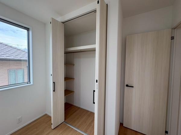 海南市つつじヶ丘27-5号　新築戸建の収納