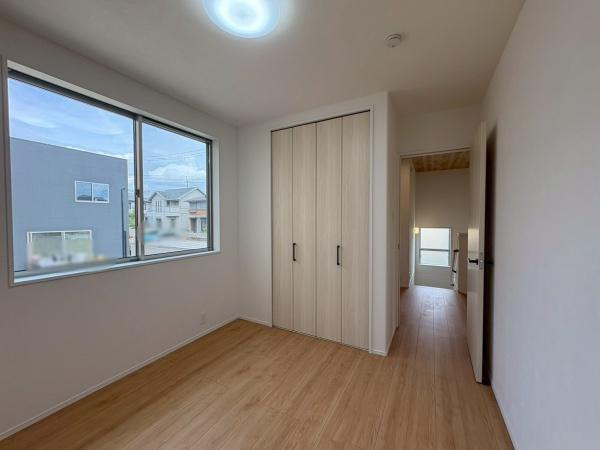 海南市つつじヶ丘27-5号　新築戸建の洋室