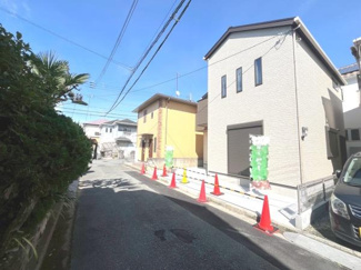 【前面道路含む現地写真】