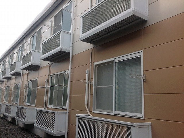 レオパレスサンフィールドの外観