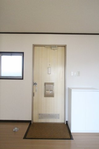 フォーブル鍵山Bの玄関|きれいな玄関です