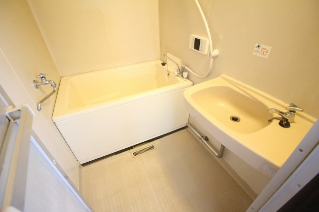 フォーブル鍵山Bの浴室|お風呂です