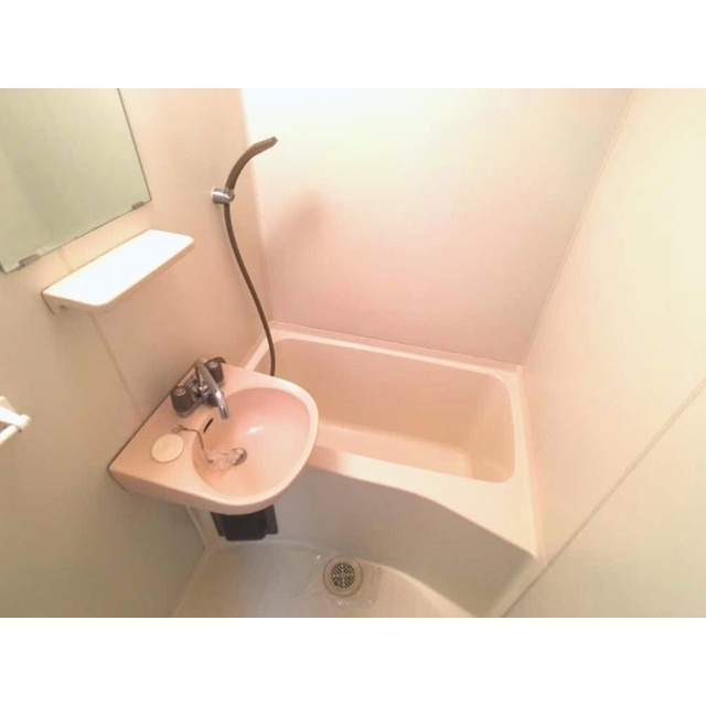 フリーダムＡ棟の浴室|日々の疲れを癒すお風呂付です