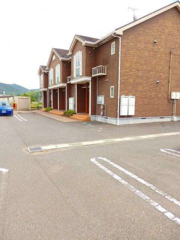 クレストールＤの駐車場|車をお持ちの方に嬉しい駐車場付きの物件です