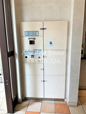 【その他共用部分】 | アーデンタワー新町 | 大切な荷物の受け取りに便利な宅配ボックス設置！