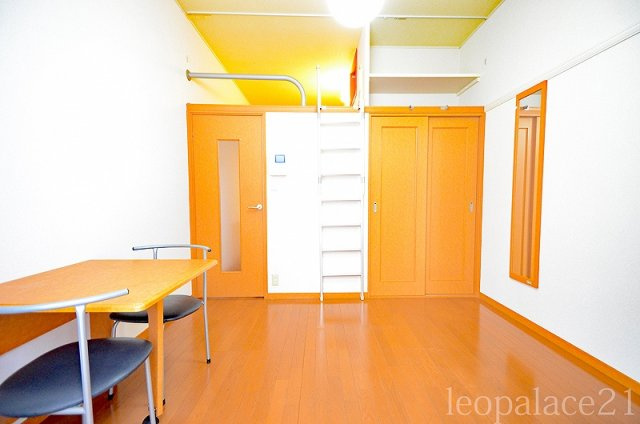 レオパレスＫ＆Ａの居間・リビング|備品や設備仕様は号室等により異なります現地をご確認下さい。