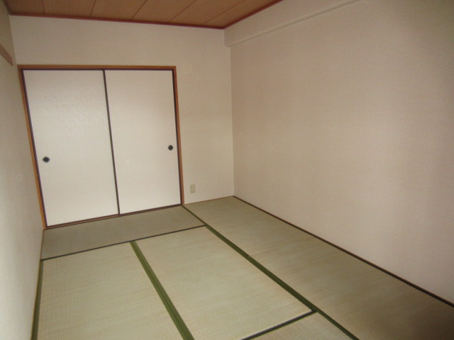 【寝室】