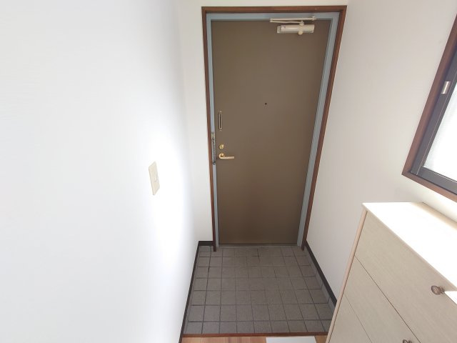 ひびき甲子園口の玄関