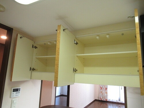 ライオンズヴィアーレ大宮のキッチン|キッチン上部収納