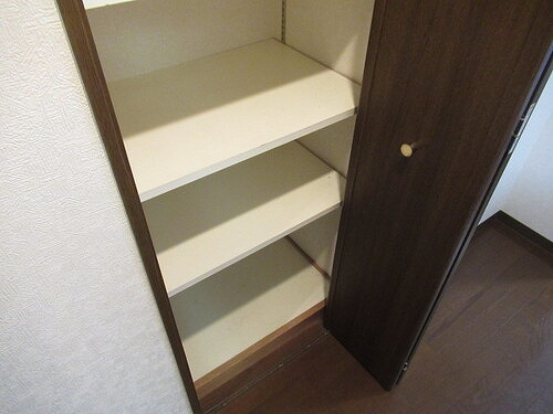 ライオンズヴィアーレ大宮の収納|廊下収納