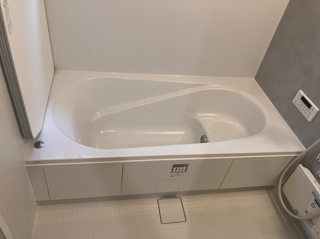 ６５５４５　岐阜市薬師町新築戸建の浴室