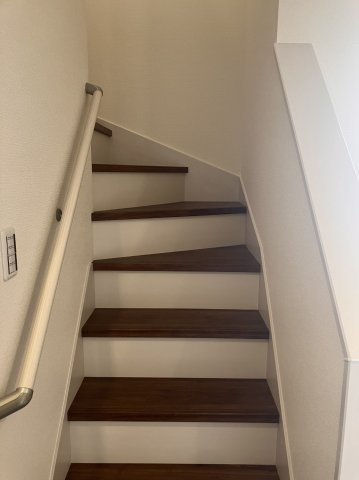 ６５５４５　岐阜市薬師町新築戸建の内装