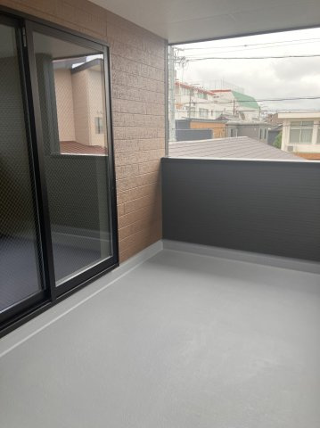 ６５５４５　岐阜市薬師町新築戸建のバルコニー