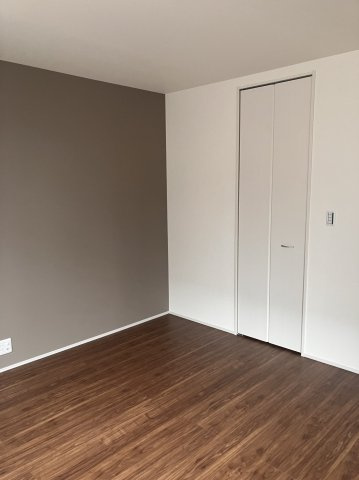 ６５５４５　岐阜市薬師町新築戸建の洋室