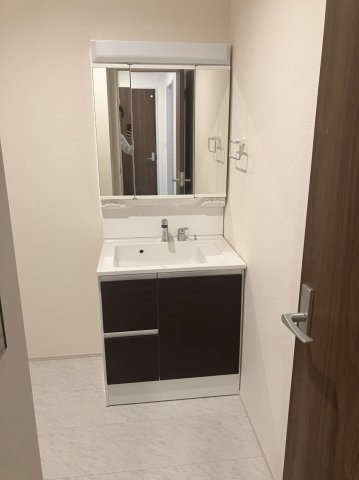 ６５５４５　岐阜市薬師町新築戸建の独立洗面台