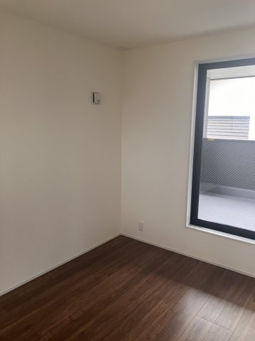 ６５５４５　岐阜市薬師町新築戸建の洋室