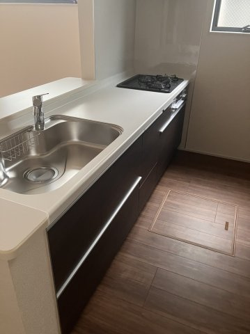 ６５５４５　岐阜市薬師町新築戸建のキッチン