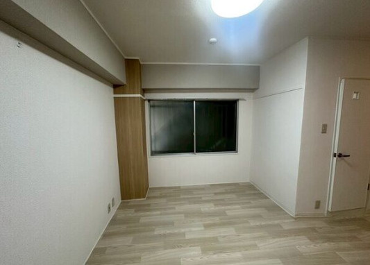 リアライズ甲南山手 西棟の玄関