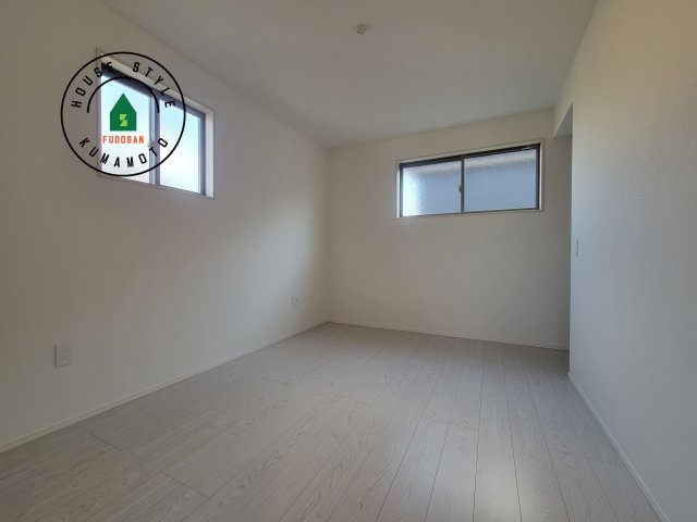 熊本市東区東京塚町第1-2棟（1号棟）　の内観：施工例|穏やかな光が差し込む室内には、穏やかな時間が流れます。