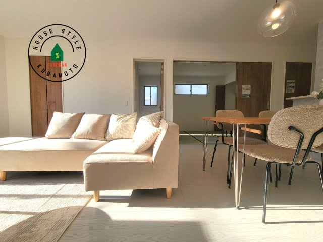 熊本市東区東京塚町第1-2棟（1号棟）　の内観：施工例|多くの時間を過すことになるリビングだからこそ、いつも穏やかな空間・解放感が味わえ毎日が充実します。