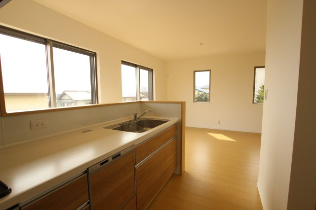 ピースタウン大津高砂建売のキッチン