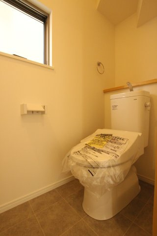 ピースタウン大津高砂建売のトイレ|一階トイレ