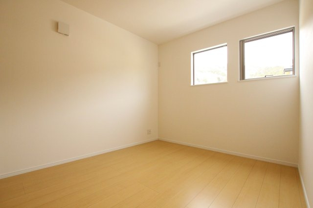 ピースタウン大津高砂建売の洋室|約5.3帖の洋室