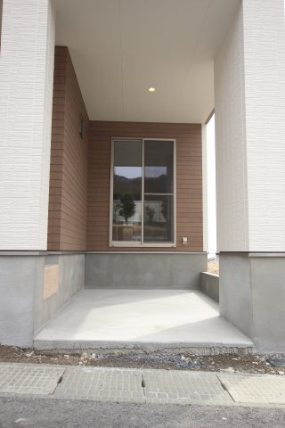 ピースタウン大津高砂建売のその他|アウトドア多目的スペース
駐輪場やバイク置き場としてはもちろん、キャンプギアの収納や趣味スペースにも活用可能