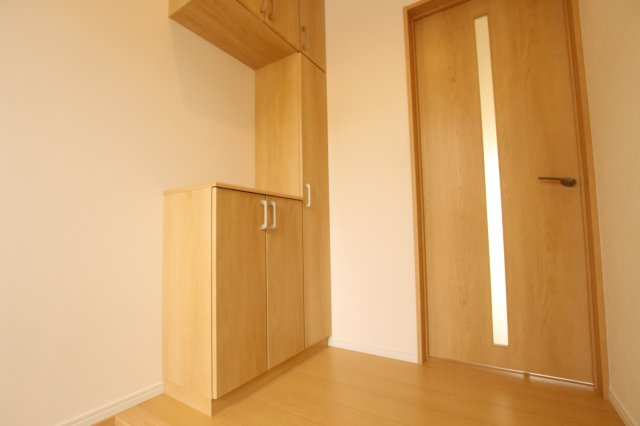 ピースタウン大津高砂建売の収納|シューズクローゼットは豊富な収納力