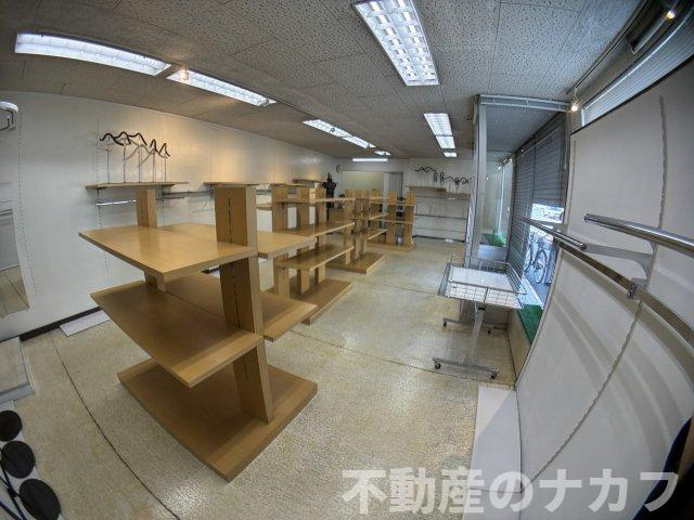 K店舗の内装|※地震前の写真です
