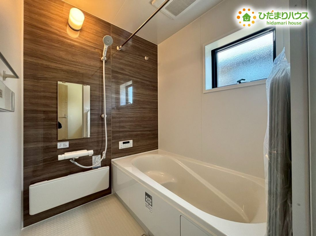 寄居町赤浜第4　新築一戸建て　リーブルガーデン　01の浴室|今日も１日お疲れでした。
広いお風呂で疲れを癒してください、、、♡					