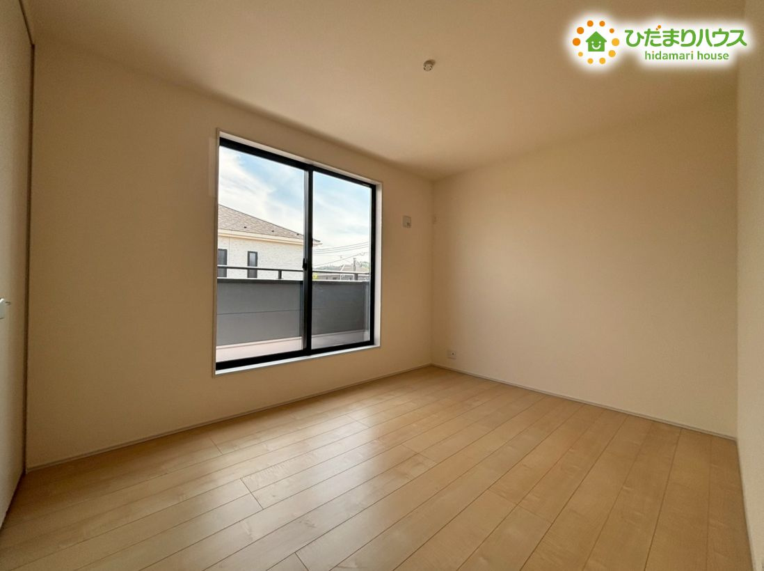 寄居町赤浜第4　新築一戸建て　リーブルガーデン　01の洋室|急遽お友達がお泊りに来ても、2階に3部屋あれば安心☆☆	