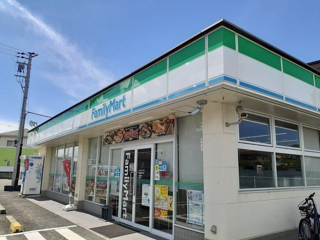 りゅうの盛Ⅱの周辺|ファミリーマート西国分店様まで1000m